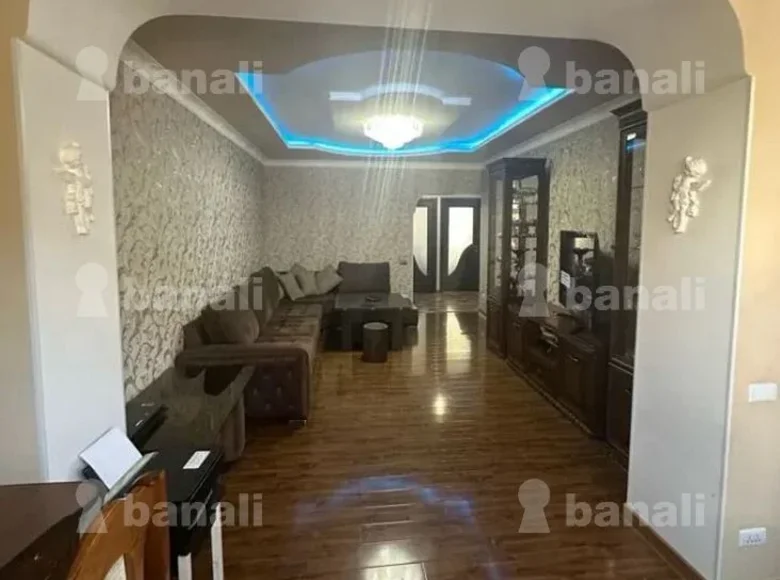 Wohnung 4 Zimmer 90 m² Jerewan, Armenien