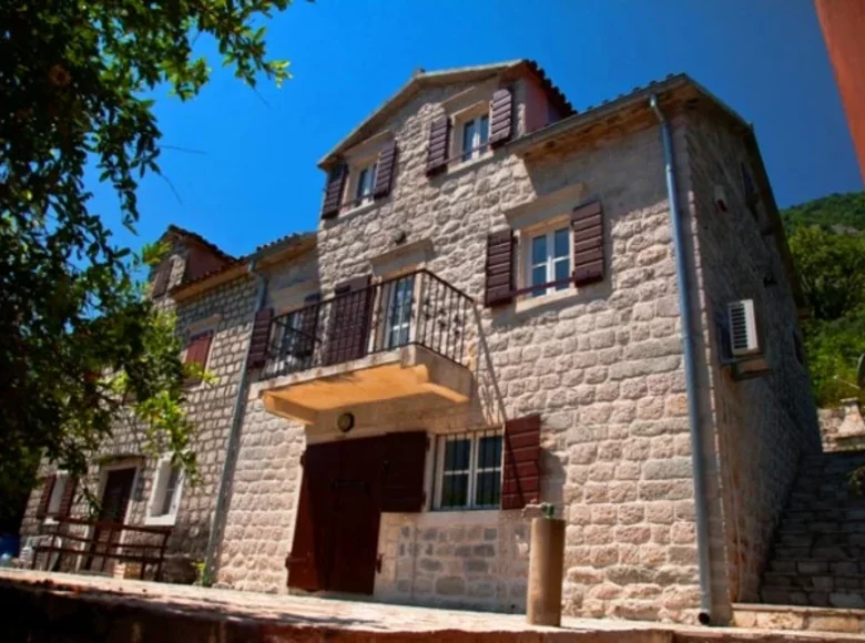 4 bedroom Villa 179 m² Kotor, Montenegro