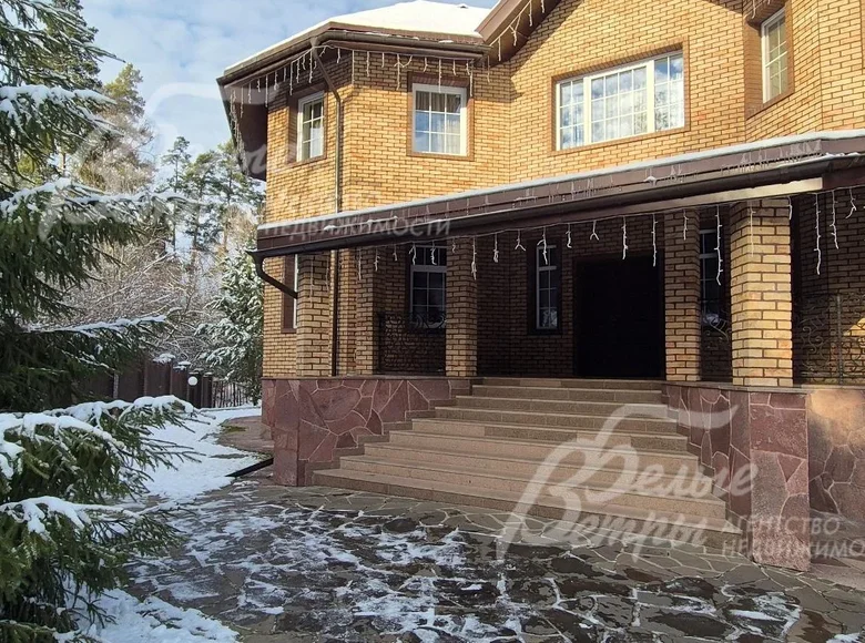 8 room house 820 m² in Central Federal District, Russia