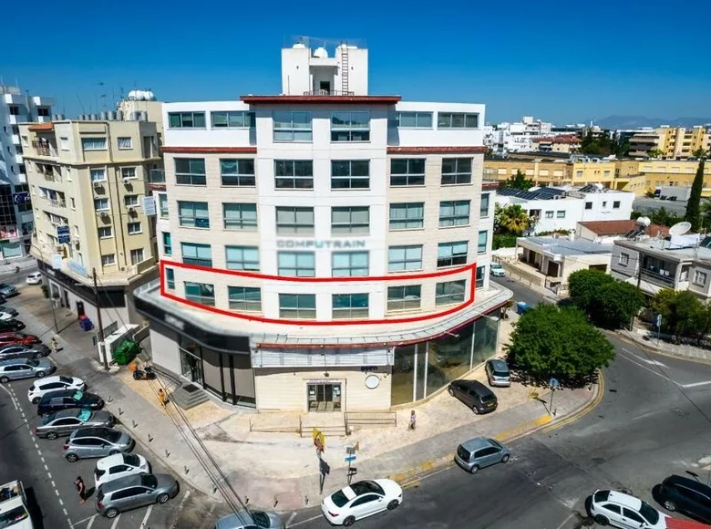 Propiedad comercial 263 m² en Strovolos, Chipre