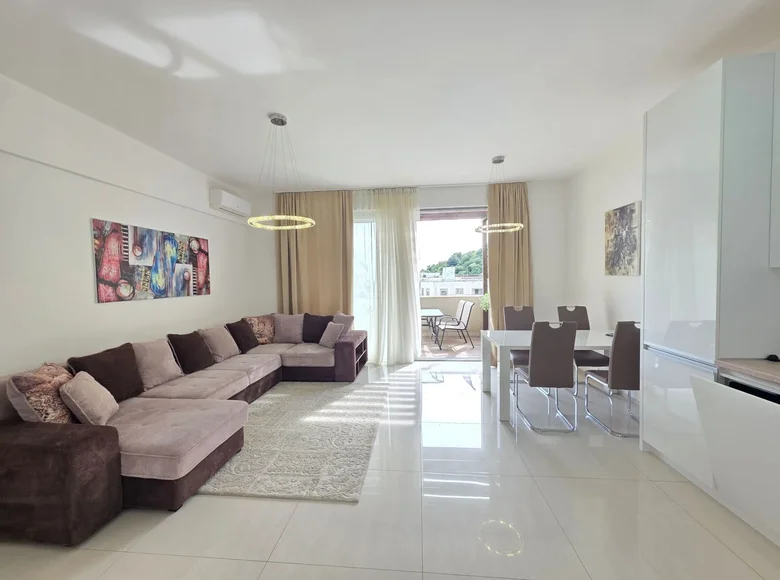 2 bedroom penthouse 98 m² Becici, Montenegro
