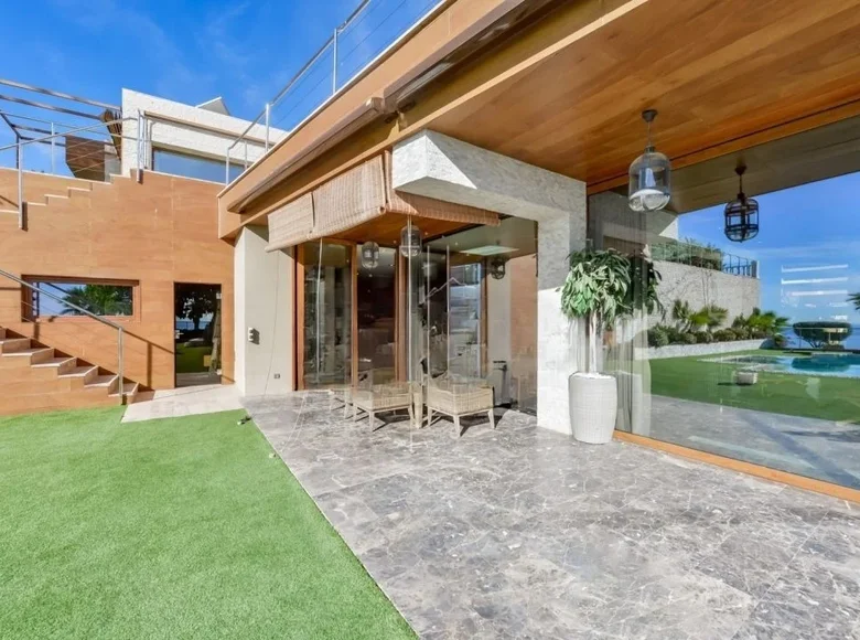 6-Schlafzimmer-Villa 750 m² el Campello, Spanien