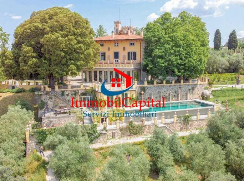 Villa 30 chambres 320 000 m² Toscane, Italie