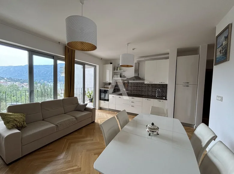 2 bedroom apartment 78 m² Dobrota, Montenegro