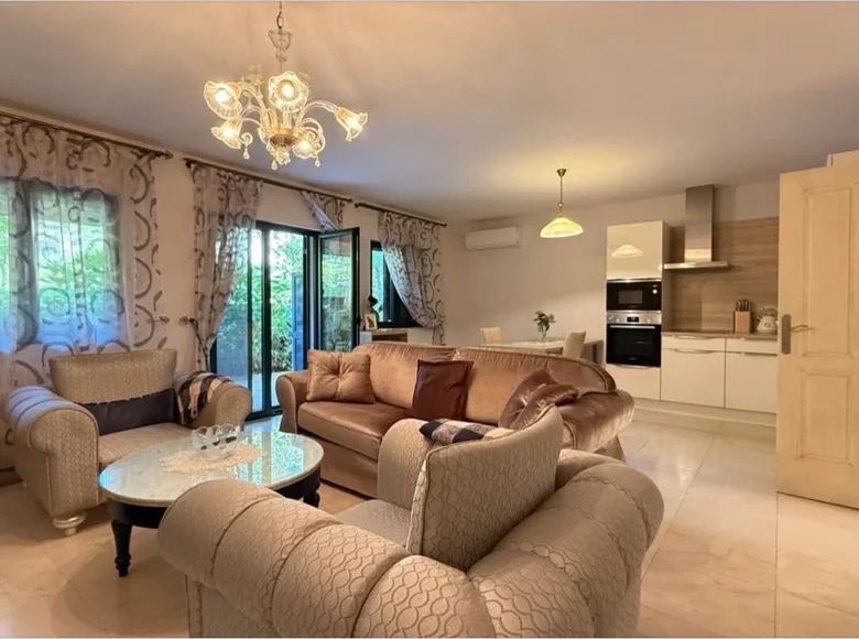 Szeregowiec 3 pokoi 174 m² Donja Lastva, Czarnogóra