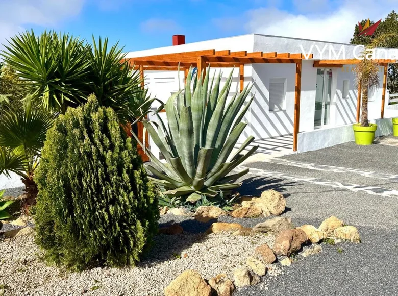 Villa de tres dormitorios 120 m² Adeje, Španjolska