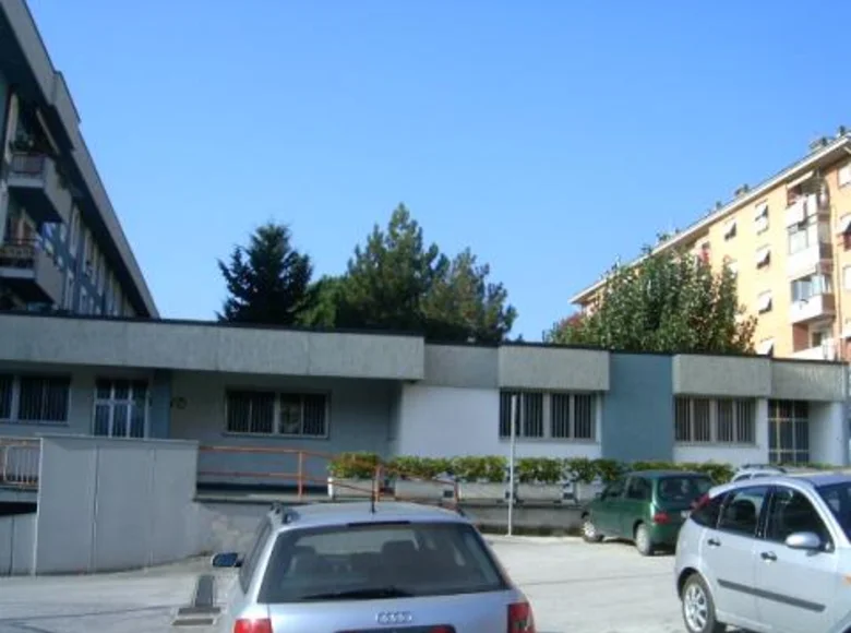Commercial property 2 500 m² in Foligno, Italy