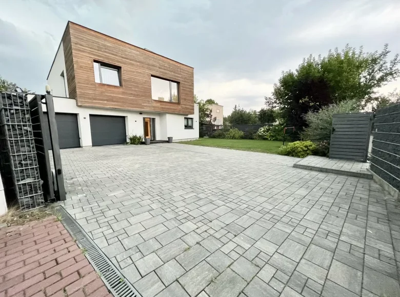 6 room house 300 m² gmina Lomianki, Poland