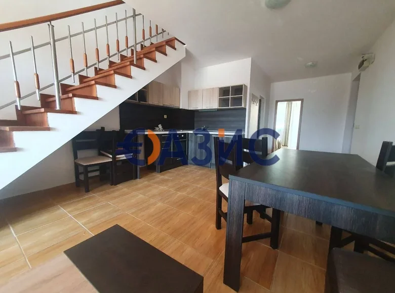 Mieszkanie 4 pokoi 176 m² Sveti Vlas, Bułgaria