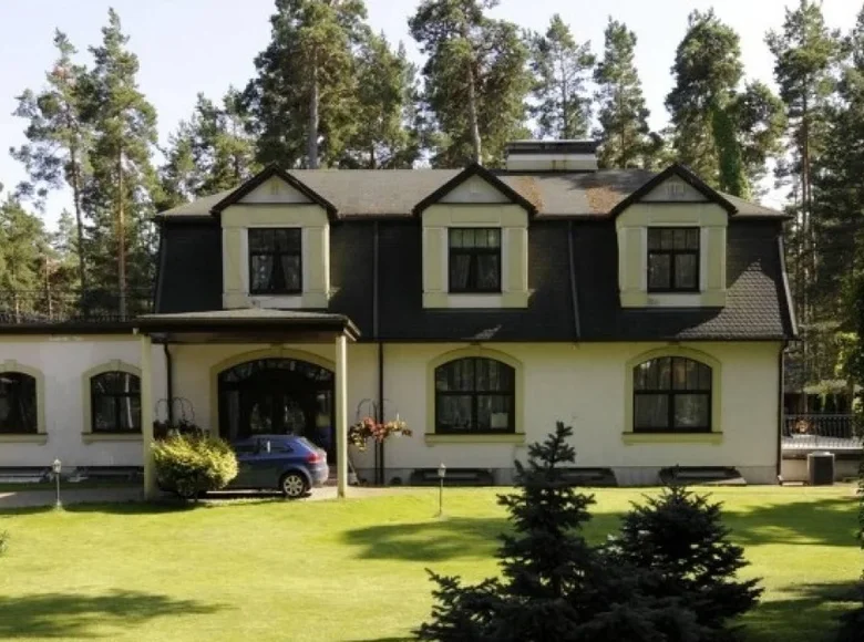 6 room house 700 m² Jurmala, Latvia