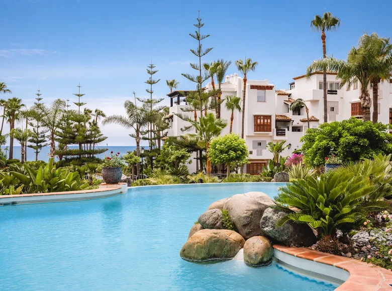 Mieszkanie 3 pokoi 199 m² Marbella, Hiszpania