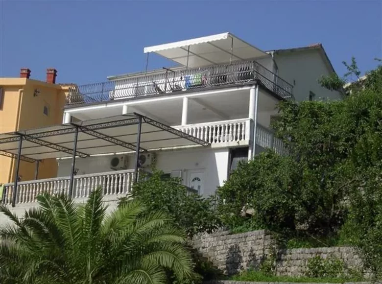 House 400 m² Bijela, Montenegro