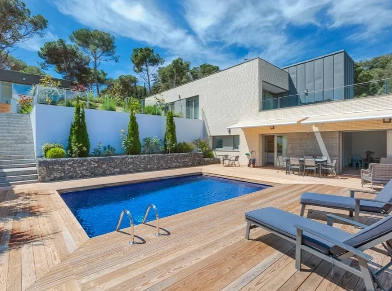 Villa de 4 dormitorios 412 m² Blanes, Španjolska