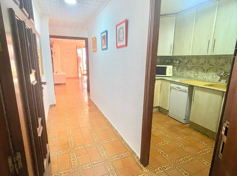 Mieszkanie 4 pokoi 90 m² Torrevieja, Hiszpania