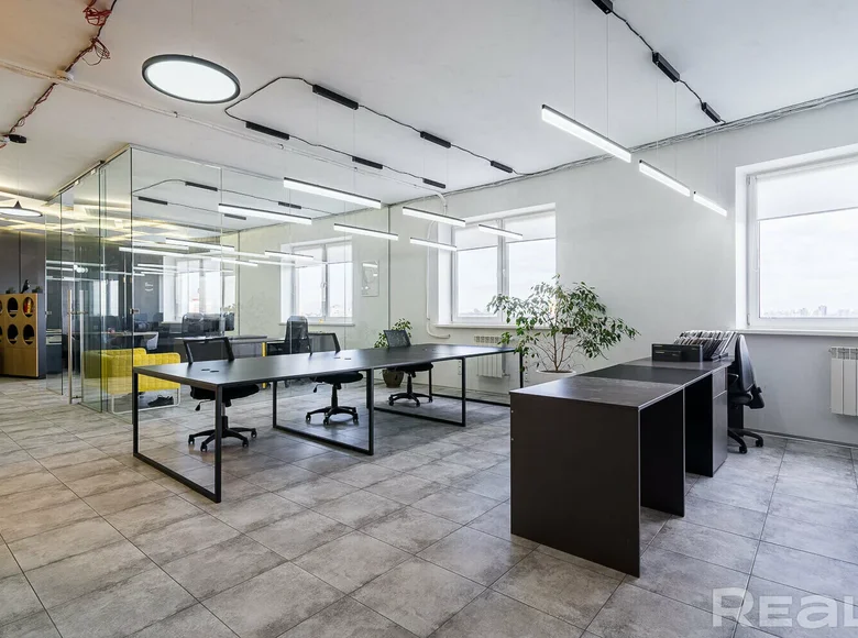 Oficina 93 m² en Minsk, Bielorrusia