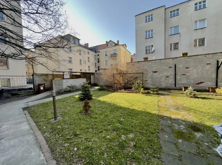 Mieszkanie 2 pokoi 69 m² Poznań, Polska