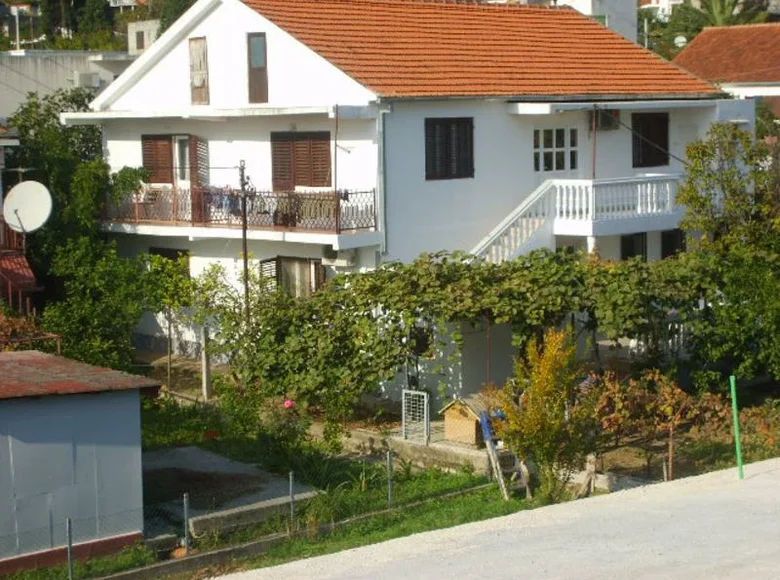Casa 8 habitaciones 245 m² Susanj, Montenegro