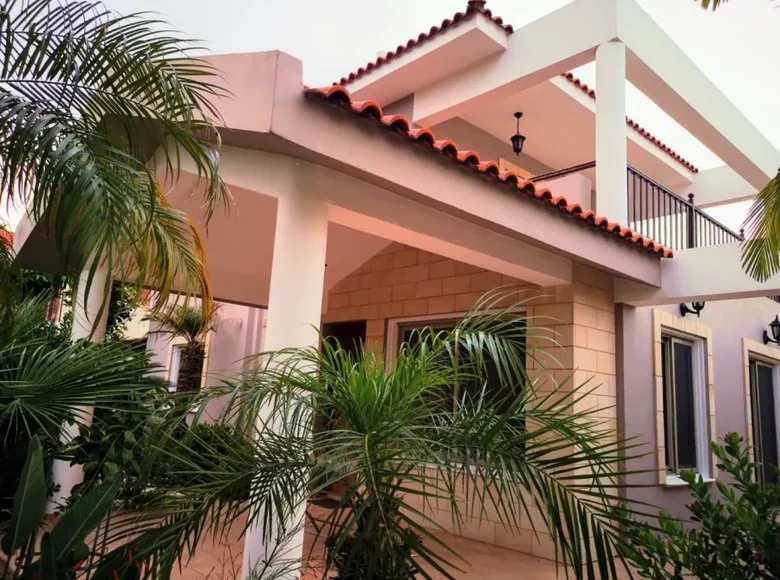 Casa 3 habitaciones 135 m² Dromolaxia Meneou Municipality, Chipre