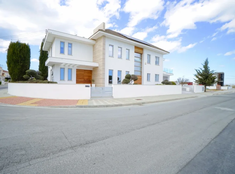 Maison 5 chambres 350 m² Aradíppou, Chypre
