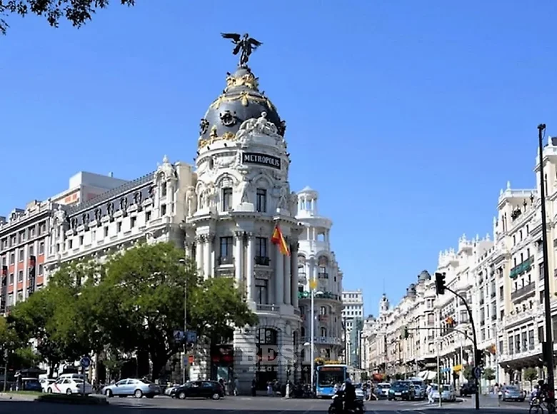 Hotel 2 000 m² in Madrid, Spain