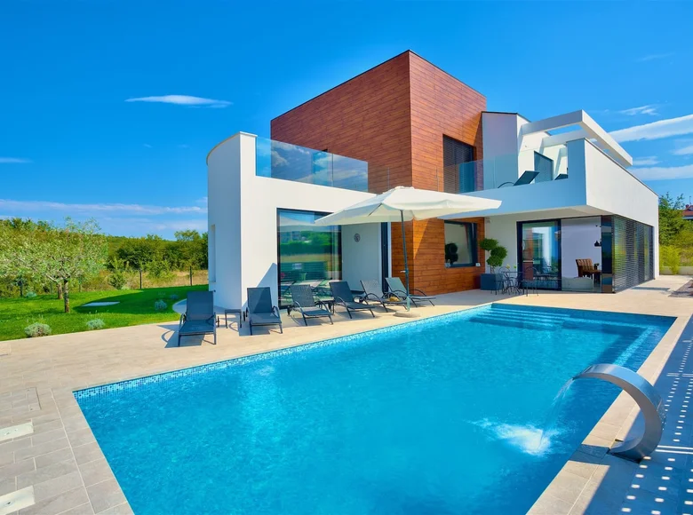 5 bedroom villa 390 m² Visnjan, Croatia