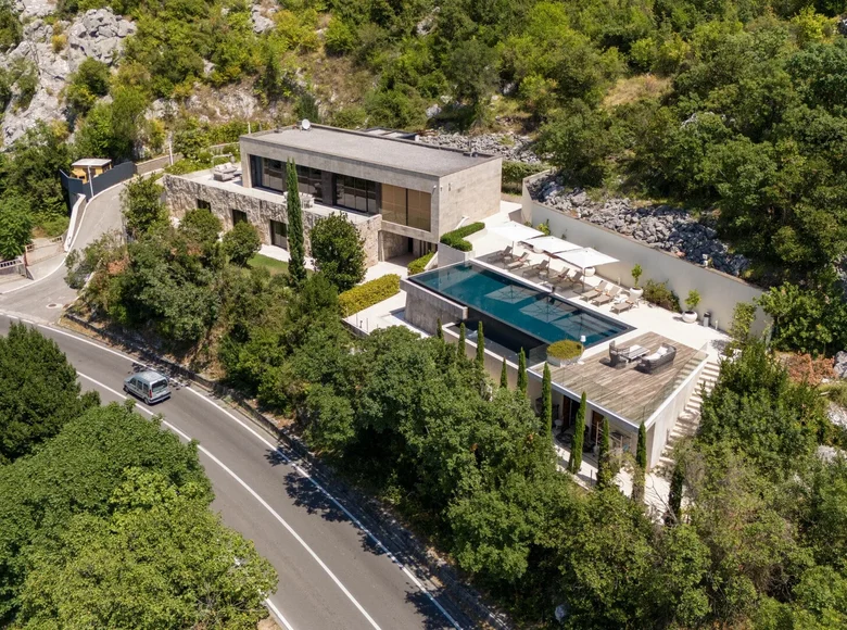 Villa de 9 habitaciones 526 m² Donji Orahovac, Montenegro