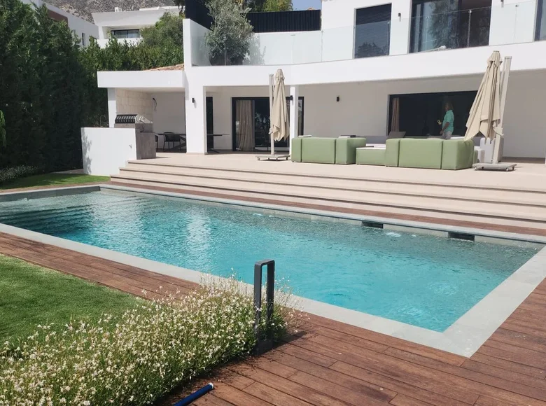 Дом 5 спален 530 м² San Pedro Alcantara, Испания