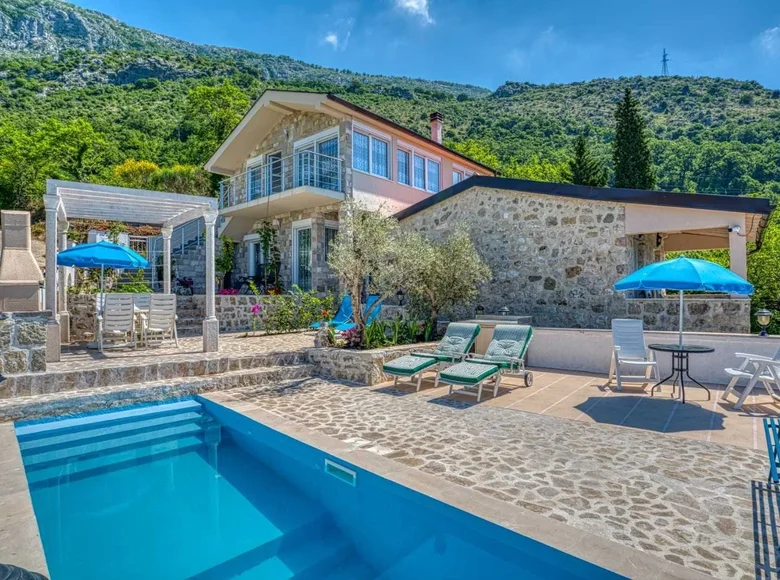 4 bedroom Villa  Buljarica, Montenegro