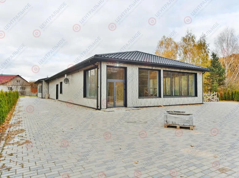 Tienda 446 m² en Akolica, Bielorrusia