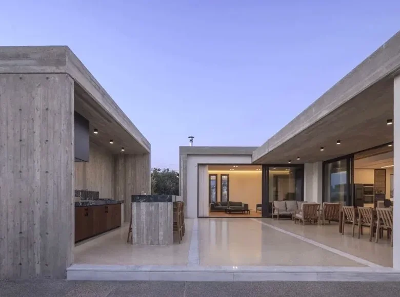 Dom 4 pokoi 330 m² Yeroskipou, Cypr