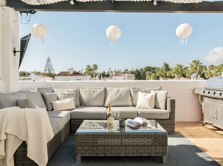 Mieszkanie 2 pokoi 127 m² Marbella, Hiszpania