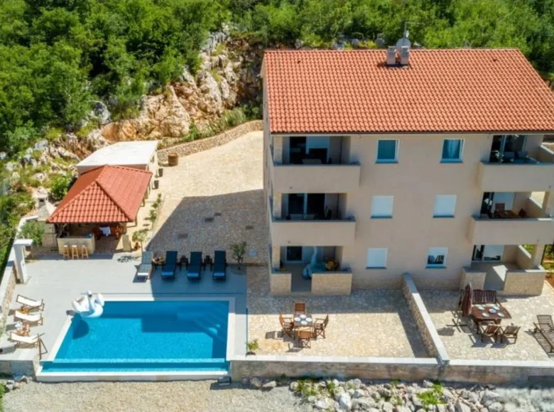 Hôtel 365 m² à Omisalj, Croatie
