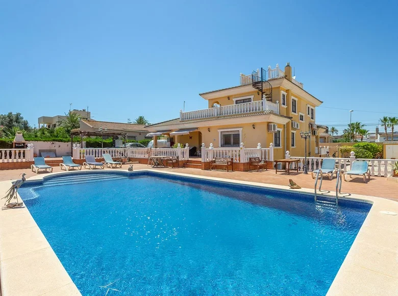 6 bedroom house  Torrevieja, Spain