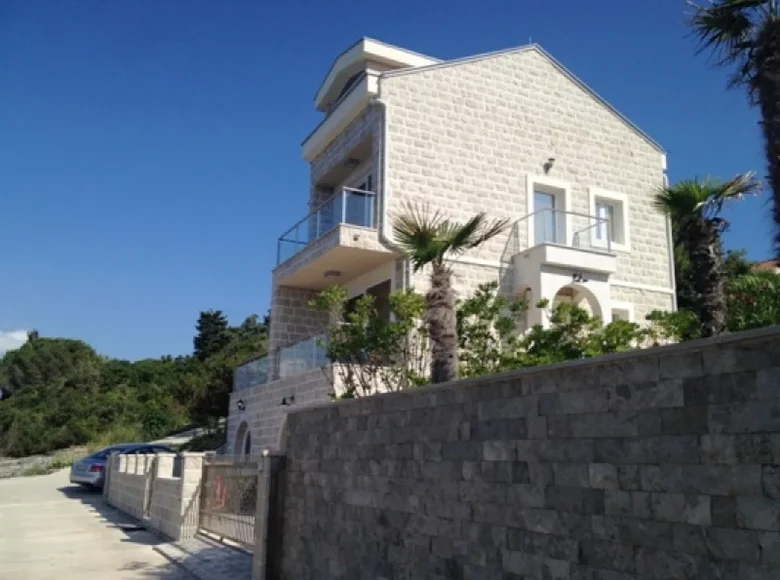 Casa 2 habitaciones 110 m² Lustica, Montenegro