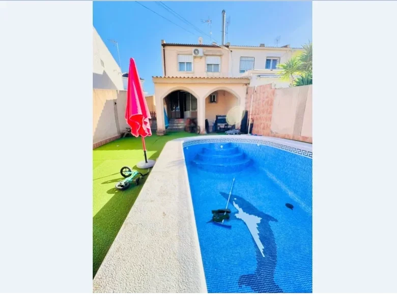 3 bedroom townthouse 158 m² Torrevieja, Spain