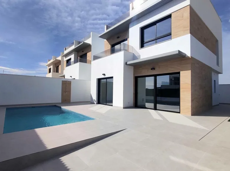 Villa de tres dormitorios 137 m² Rojales, España