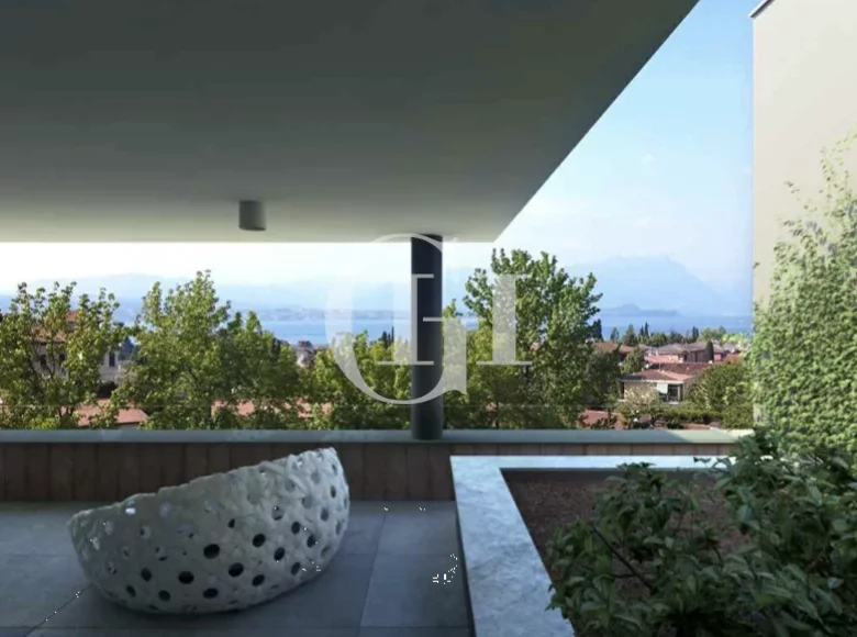 Mieszkanie 4 pokoi 159 m² Desenzano del Garda, Włochy