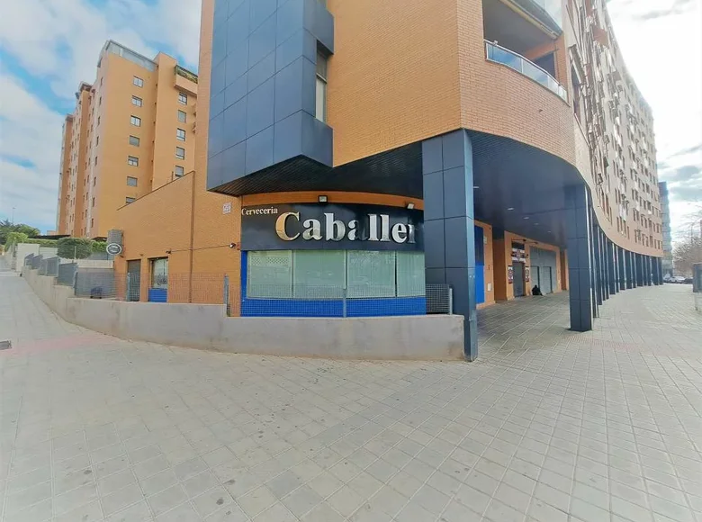 Commercial property 144 m² in Alicante, Spain