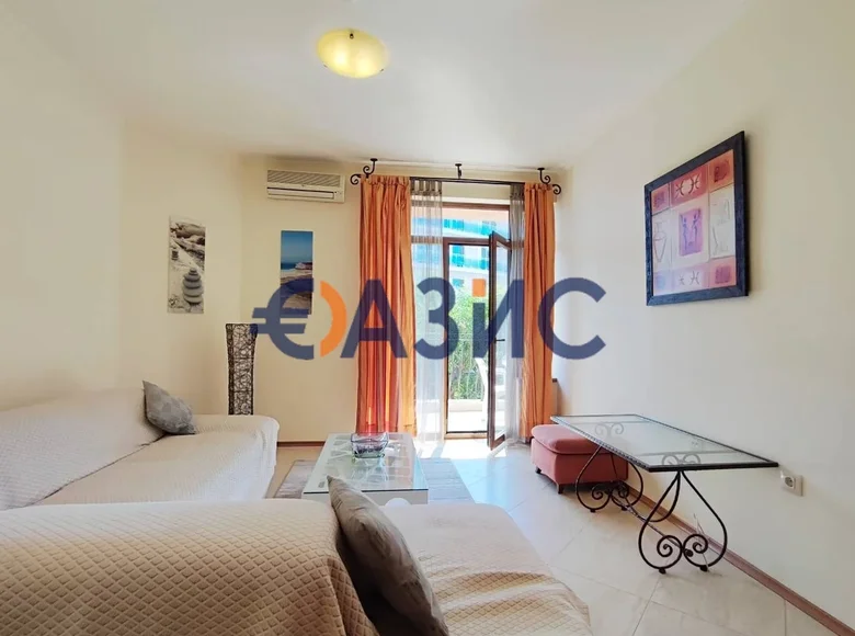 Квартира 2 комнаты 71 м² Несебр, Болгария