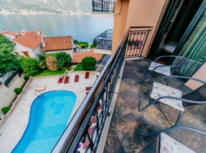 Apartamento 2 habitaciones  Dobrota, Montenegro