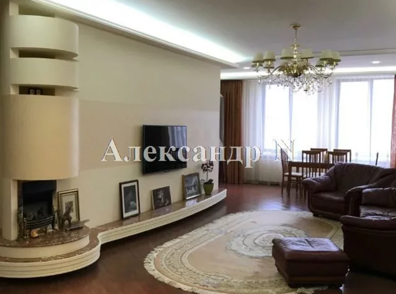 Wohnung 3 Zimmer 135 m² Odessa, Ukraine