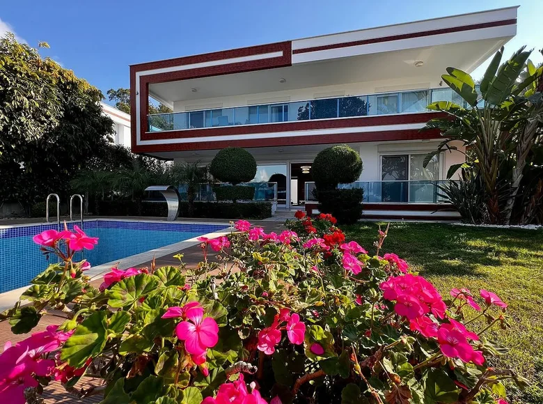 5-Zimmer-Villa 350 m² Muratpasa, Türkei