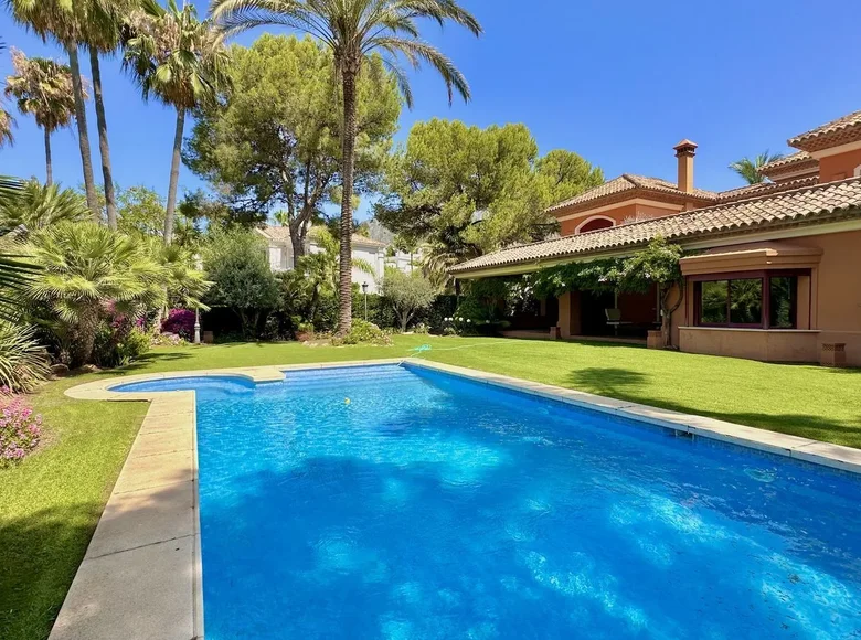 5 bedroom house 991 m² Malaga, Spain