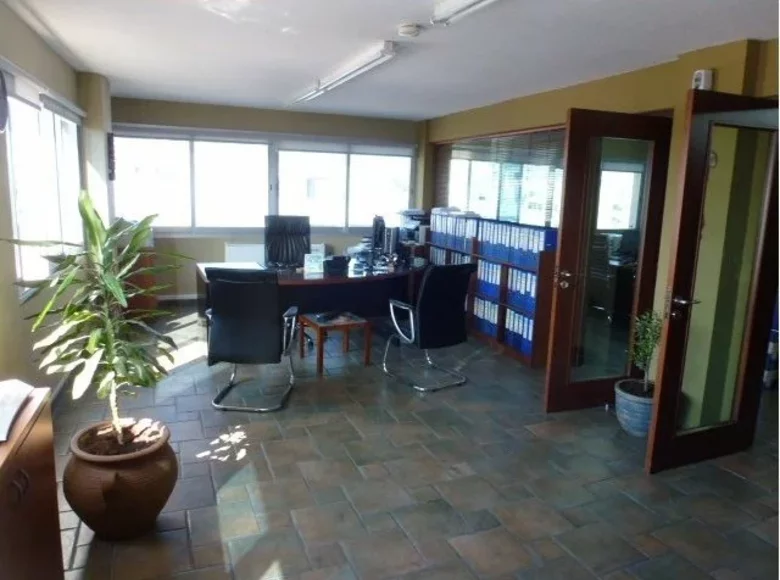 Oficina 380 m² en Limassol, Chipre