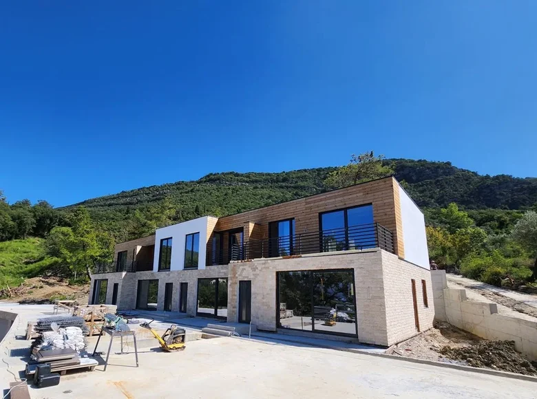 Wohnungen auf mehreren Ebenen 3 Schlafzimmer 140 m² Tivat, Montenegro