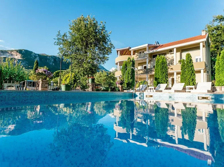 6-Schlafzimmer-Villa 396 m² Podi-Sasovici, Montenegro