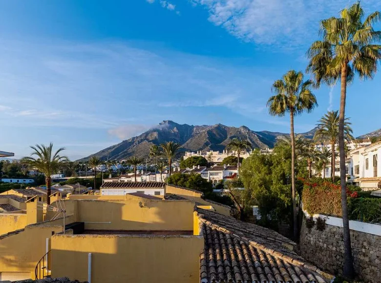 3 bedroom apartment 220 m² Marbella, Spain