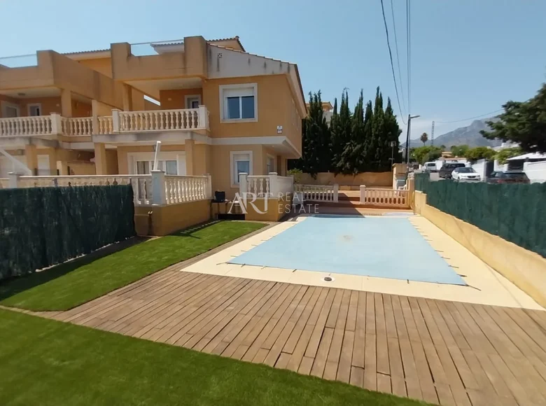 Villa de tres dormitorios 240 m² La Nucía, Španjolska