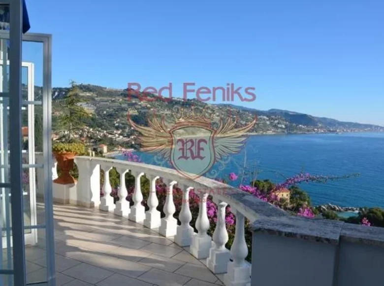 3 bedroom villa 400 m² Bordighera, Italy