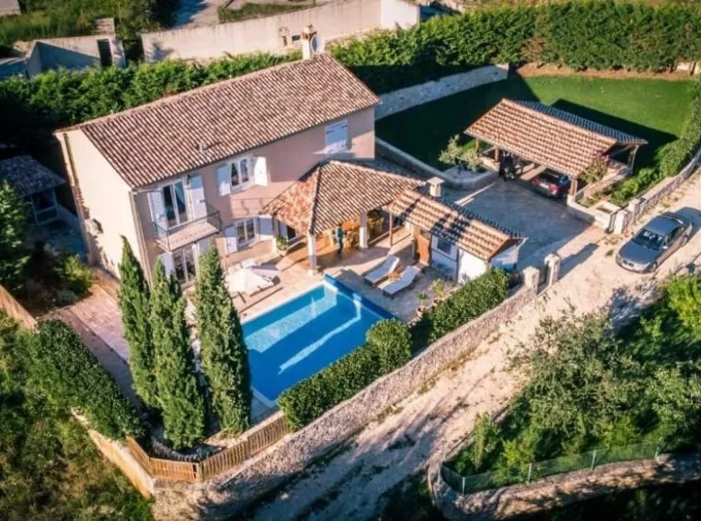 Villa de tres dormitorios 180 m² Grad Pula, Croacia